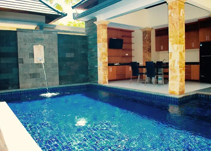 بيت ضيافة Kori Maharani - Two Bedroom Pool 1